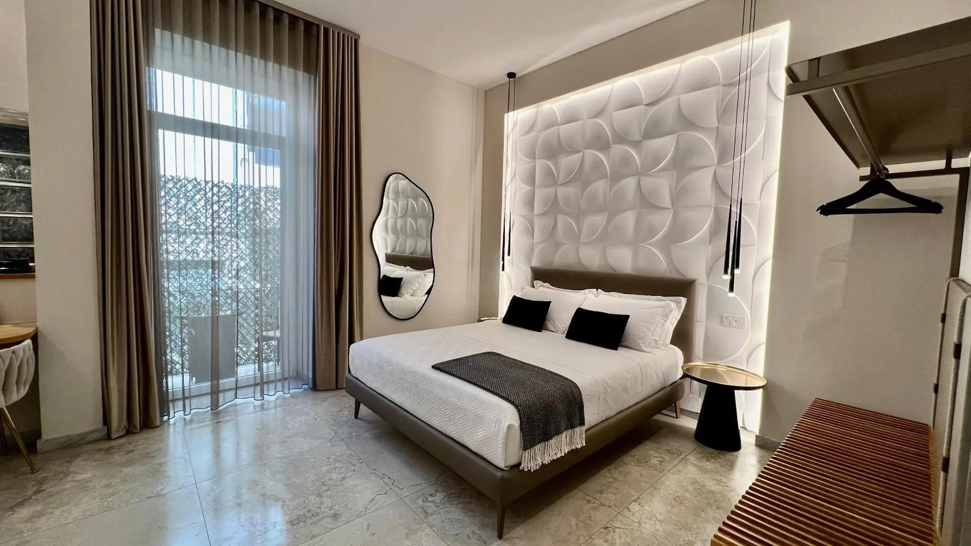 Elegant Rooms La Spezia