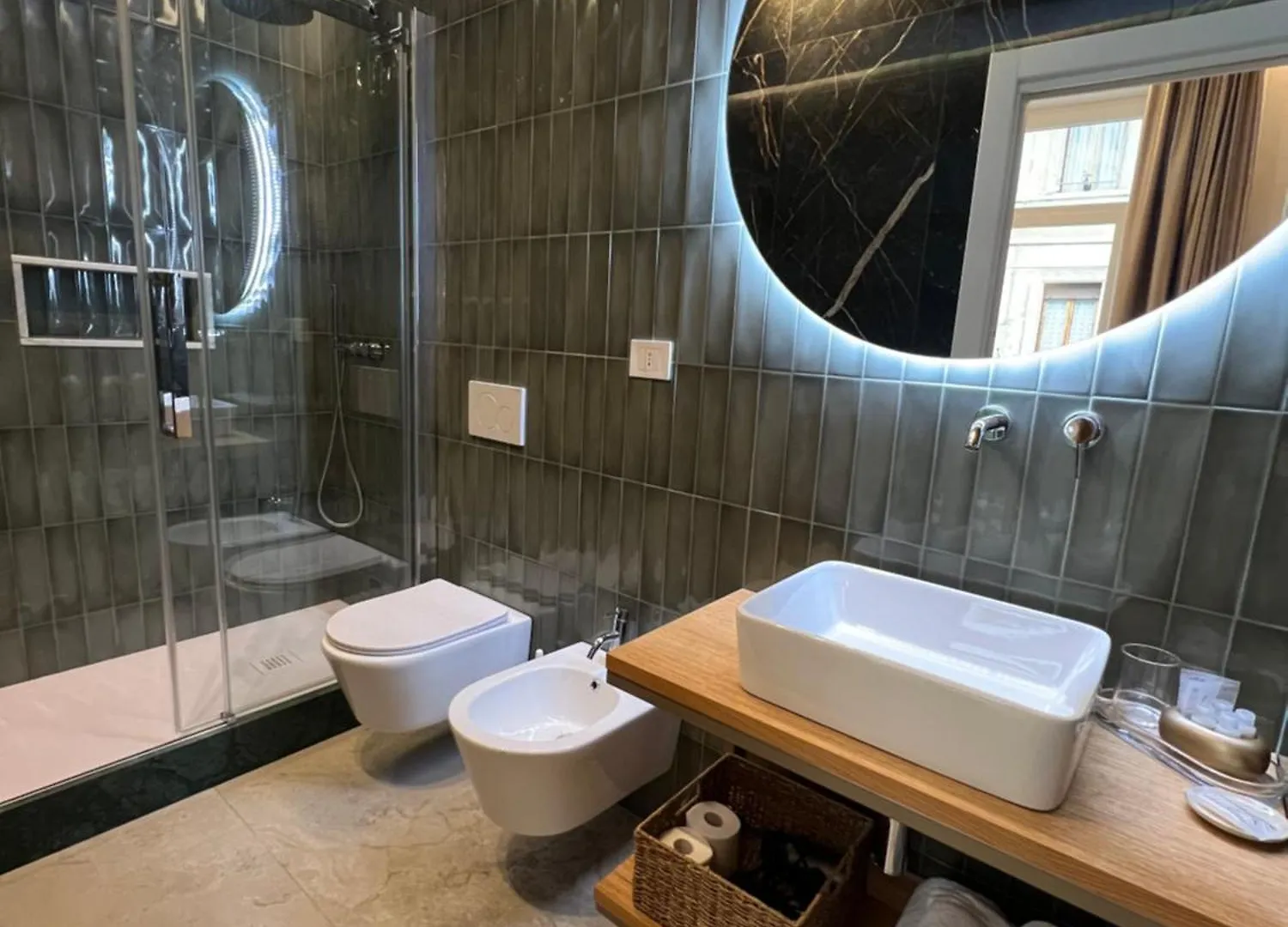 Elegant Rooms La Spezia 0*,