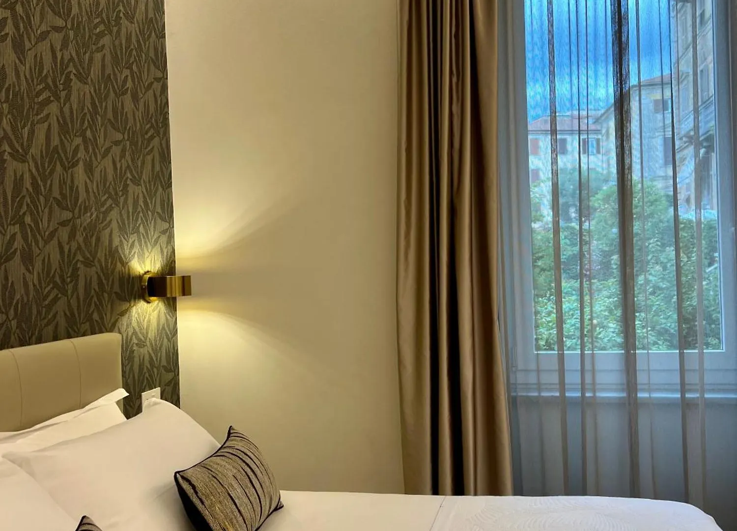 Elegant Rooms La Spezia Guest house