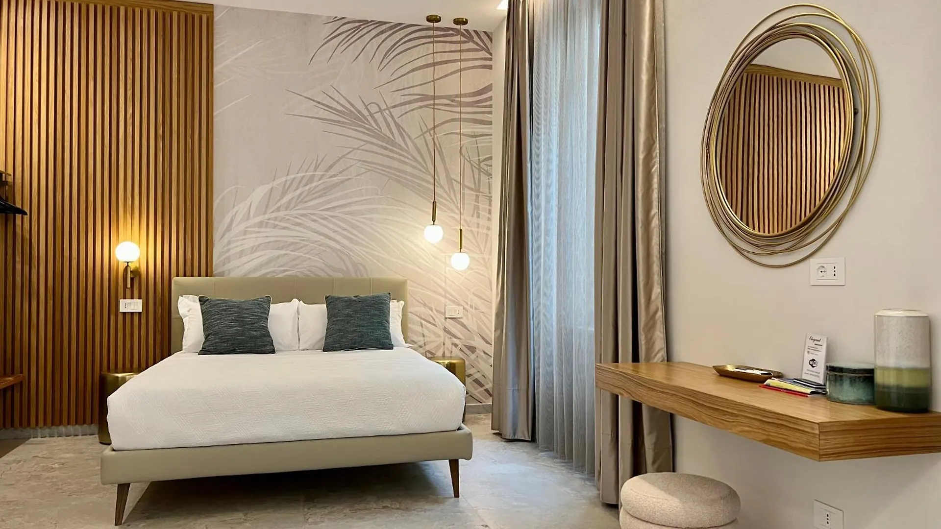 Elegant Rooms La Spezia