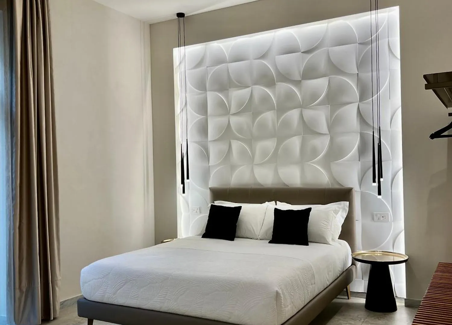 Elegant Rooms La Spezia Italy