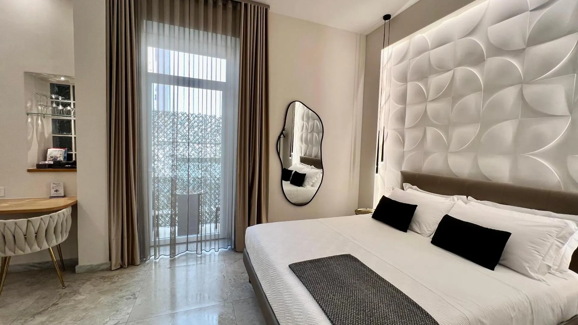 Elegant Rooms La Spezia